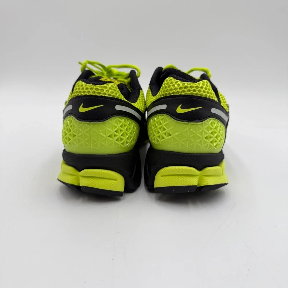 Nike Women's Size 6  Air Zoom Vomero 5 Bright Cactus FJ2028-003 NEW